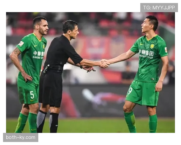 杨昊居然晚上十点还点外卖，这续命的生活跟赛场上完全两个人！